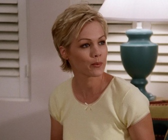 Replay Beverly Hills, 90210 - S06 E12 - Bonnes surprises