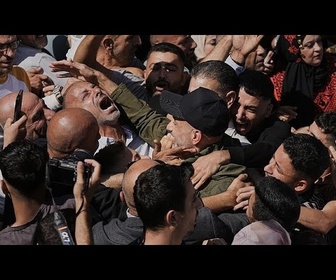 Replay Les Palestiniens accueillent les prisonniers libérés dans le cadre d'un échange avec Israël