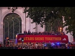 Replay L'équipe d'Espagne victorieuse défile à Madrid après son triomphe en Coupe du monde