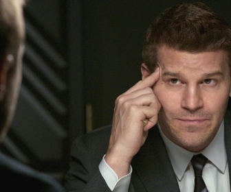 Replay Bones - S7 E9 - Tiré par les cheveux