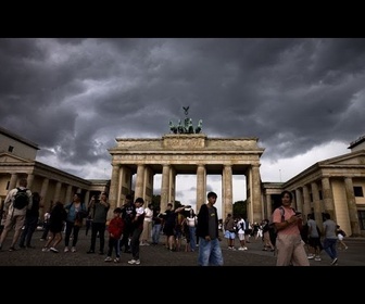 Replay Des partisans pro-russes ont-ils fait voler une montgolfière à l'effigie de Poutine à Berlin ?