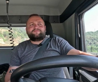 Replay Les routiers : profession chauffeur poids lourd - Florent et Yannick