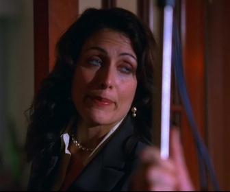 Replay Dr House - S02 E24 - House à terre