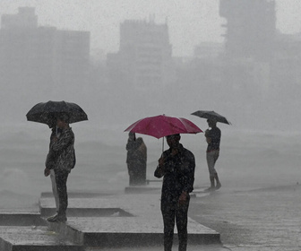 Replay Élément Terre - Réchauffement climatique : les inondations en Asie ont fait des centaines de morts