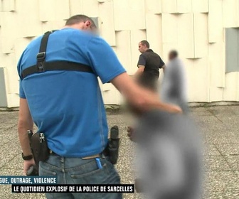 Replay Enquête d'action - Drogue, outrage, violence : le quotidien explosif de la police de Sarcelles