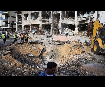 Replay Tel-Aviv: les habitants évaluent les dégâts après une frappe iranienne qui fait un mort