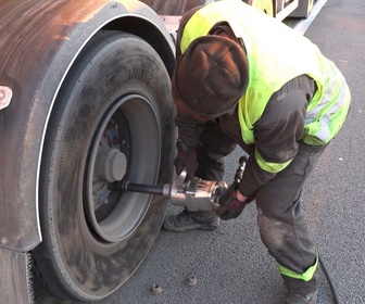 Replay 100 jours avec les dépanneurs de l'autoroute - S3E1 - Le temps presse