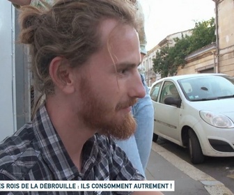 Replay Un jour, un doc - Les rois de la débrouille : ils consomment autrement ! (1/2)