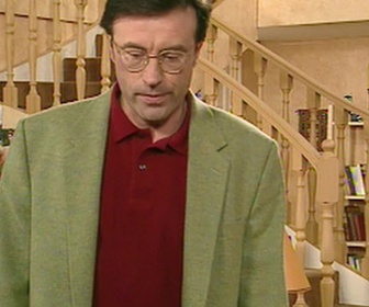 Replay Le miel et les abeilles - S02 E28 - Ruche en folie