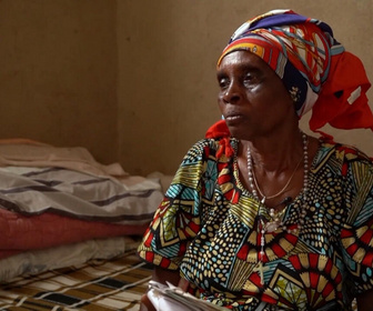 Replay Focus - Rwanda : réintégrer les derniers génocidaires, un défi vertigineux