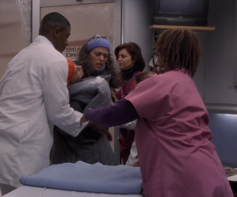 Replay Urgences - S2E9 - Sans toit