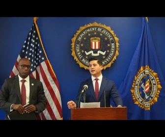 Replay États-Unis : le FBI arrête un homme suspecté d'avoir fourni les explosifs utilisés contre une...