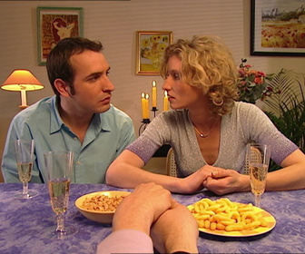 Replay Un gars, une fille - S3E124 - Le fiancé de la belle-mère