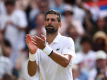 Replay Wimbledon : Novak Djokovic en maîtrise face à Roman Safiullin