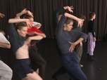 Replay ARTE Journal - Danse : Hofesh Shechter en répétition à l'Opéra de Paris
