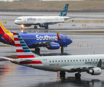 Replay Élément Terre - 2024 pourrait voir un nombre record de gens prendre l'avion... Et le climat dans tout ça?