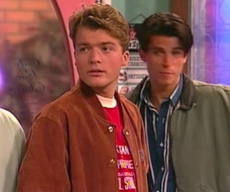 Replay Premiers baisers - S03 E13 - Les loubards