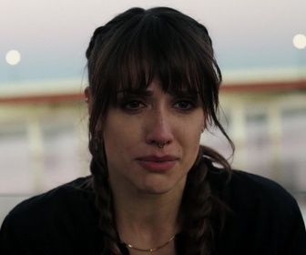 Replay Brillante, belle et brisée