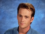 Replay Beverly Hills, 90210 - S04 E10 - Seule contre tous