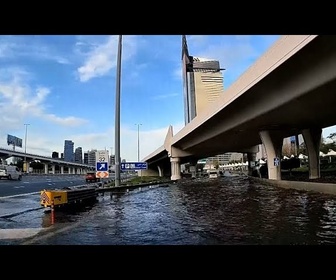 Replay Inondations à Dubaï : routes, aéroport et trafic durement touchés par la pluie