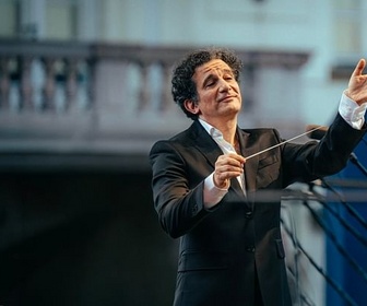 Replay Château de Prague 2026 - La Philharmonie tchèque joue Dvořák et Bernstein