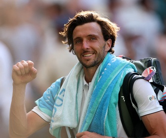 Replay Wimbledon : Arthur Rinderknech évite le piège Oliver Tarvet
