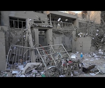 Replay À Téhéran, des ouvriers déblayent les décombres après des frappes américano-israéliennes