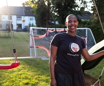 Replay Super nounous britanniques - ARTE Regards