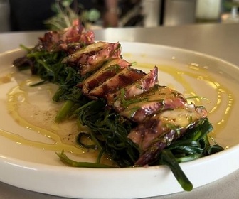 Replay Crète : le poulpe - Voyage en cuisine