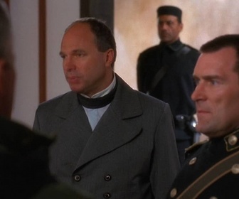 Replay Stargate SG-1 - S6 E10 - La reine