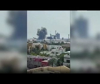 Replay Le moment où une frappe iranienne touche une base militaire américaine à Bahreïn