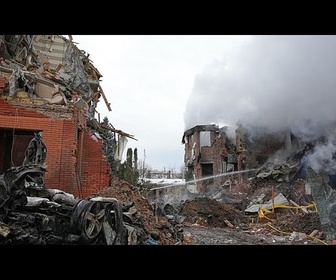 Replay Frappes russes meurtrières sur une banlieue de Kyiv et des sites énergétiques en Ukraine