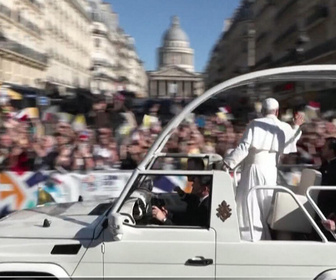 Replay Info éco - Visite du pape en France : les hôtels font le plein, les retombées restent à mesurer