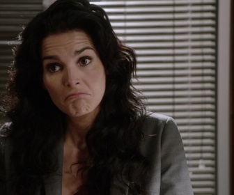 Replay Rizzoli & Isles: Autopsie d'un meurtre - S06 E01 - Dans La Tourmente