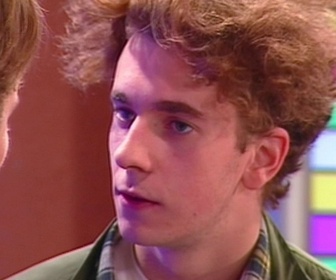 Replay Premiers baisers - S02 E02 - La disparition