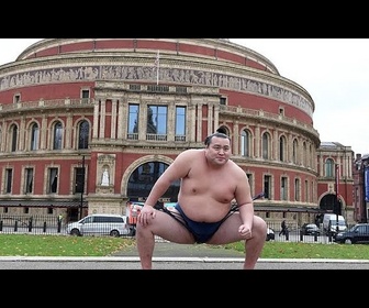 Replay Les lutteurs de sumo apportent l'ancienne tradition japonaise à Londres