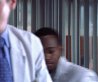 Replay Dr House - S01 E10 - L'histoire d'une vie