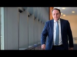 Replay Le commissaire hongrois Olivér Várhelyi sous pression suite aux allégations d'espionnage