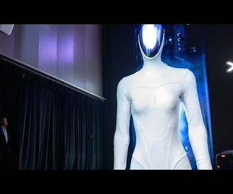 Replay Le constructeur chinois de véhicules électriques XPeng présente IRON, son nouveau robot humanoïde