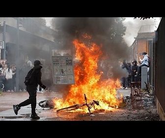 Replay Entre 200 000 et 300 000 manifestants ont défilé pour demander plus de moyens dans la fonction...