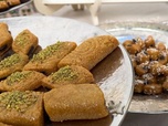 Replay Invitation au voyage - En Tunisie, les pâtisseries à la semoule et aux dattes d'Halima