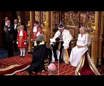 Replay À voir : le Parlement britannique ravive un rituel séculaire avant le discours du roi