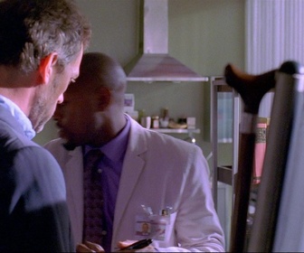 Replay Dr House - S02 E16 - Protection reprochée