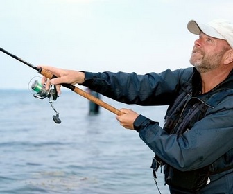 Replay Sport ou loisir, la pêche a la cote - ARTE Regards