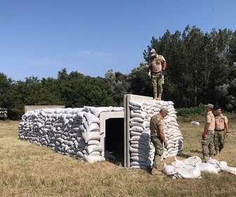 Replay Aux portes de la guerre : alertes en Roumanie - ARTE Regards