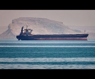 Replay Navire touché à Hormuz, le principal négociateur iranien dit que le détroit restera fermé