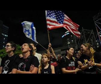 Replay Les Israéliens acclament Trump lors d'un rassemblement à Tel-Aviv, en attendant le retour des otages