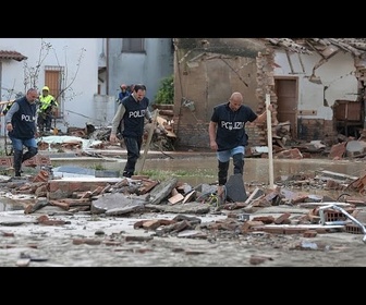 Replay Des pluies torrentielles provoquent des inondations et des glissements de terrain dans le nord...