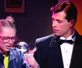 Replay Premiers baisers - S01 E20 - Les mémoires d'Annette