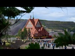 Replay En images, les autorités suédoises commencent le déplacement de l'église historique de Kiruna